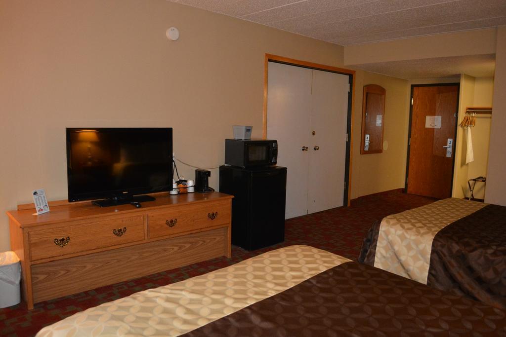 Travelodge By Wyndham Grand Forks Zewnętrze zdjęcie