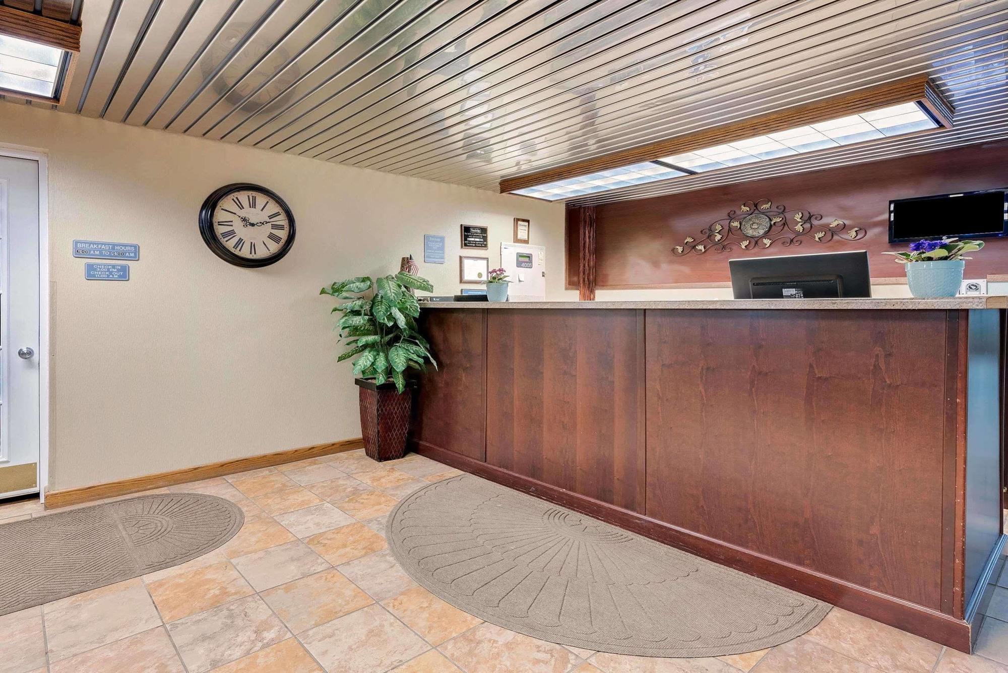 Travelodge By Wyndham Grand Forks Zewnętrze zdjęcie