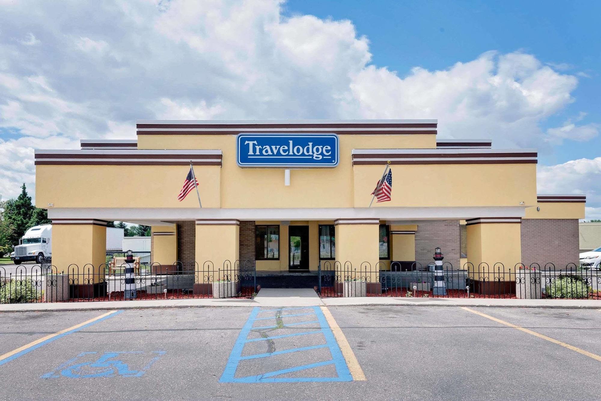 Travelodge By Wyndham Grand Forks Zewnętrze zdjęcie
