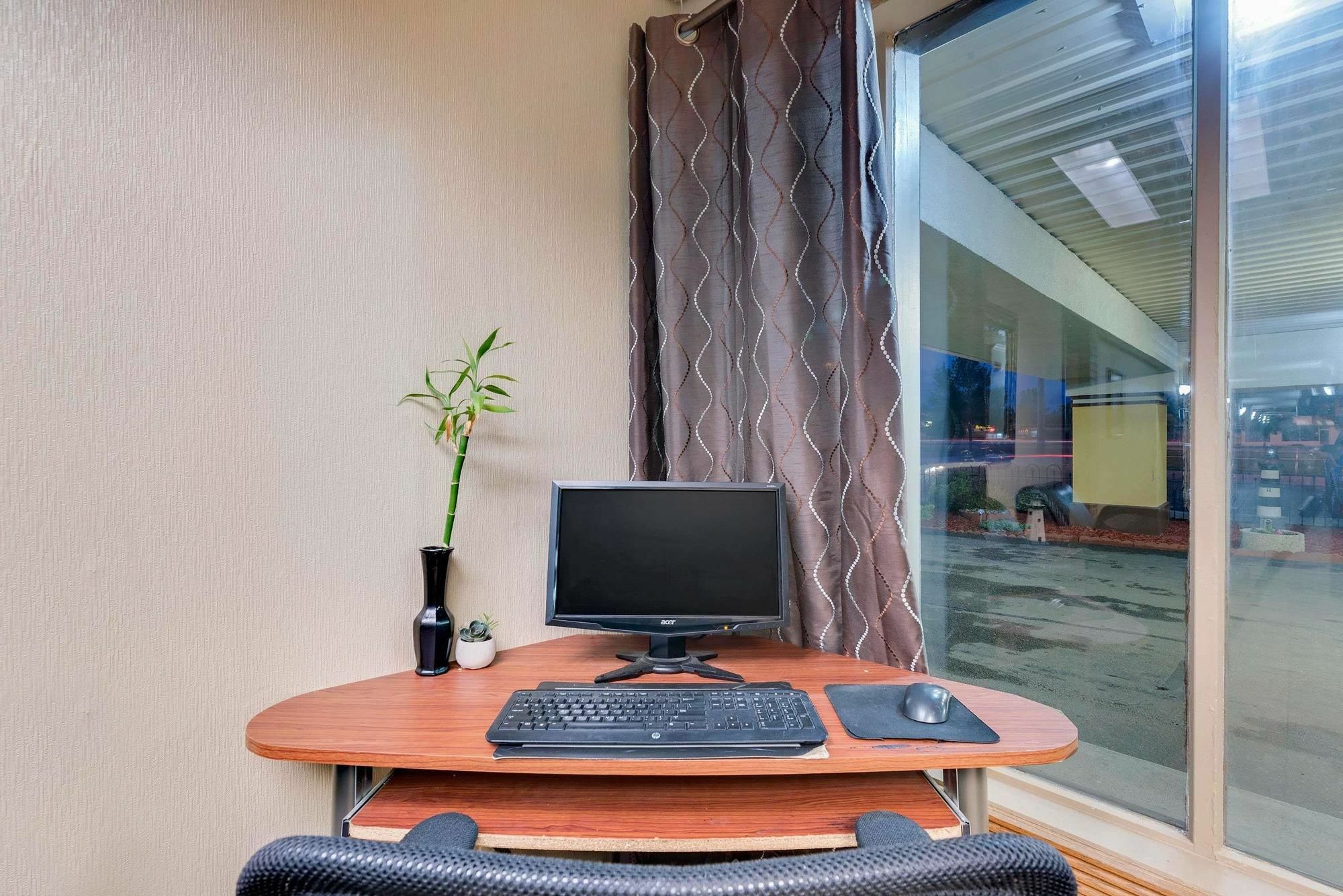 Travelodge By Wyndham Grand Forks Zewnętrze zdjęcie